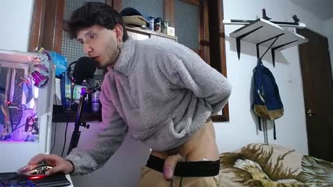 Snapshot of esjrobles chatting on January 31, 3:52 am Esteban online show from January 31, 3:52 am