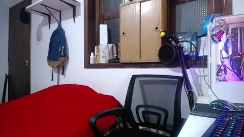 Snapshot of esjrobles chatting on February 15, 9:16 am Esteban online show from February 15, 9:16 am