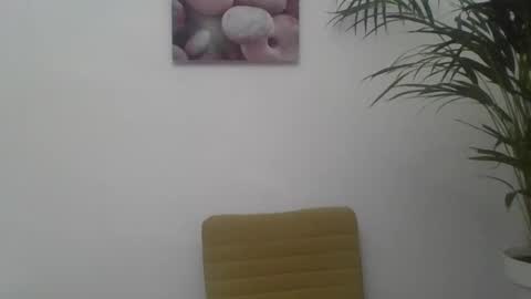 eskgira49 online show from October 5, 5:22 am