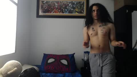 Esnider online show from May 1, 5:48 pm