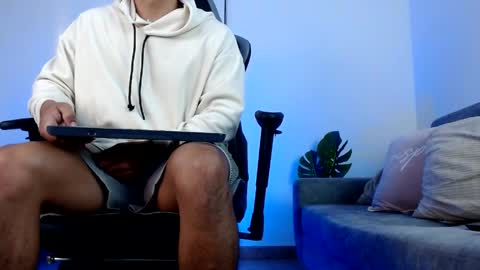 ESTEBAN online show from April 20, 11:02 am