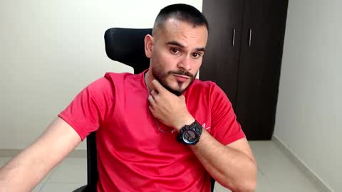 Esteban Fernandez online show from November 14, 4:48 am