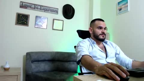 Esteban Fernandez online show from March 16, 7:45 am