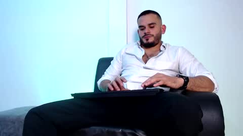 Esteban Fernandez online show from November 2, 8:13 pm