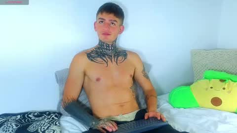Esteban independent model online show from May 18, 4:18 am