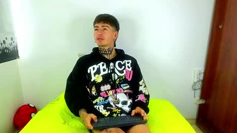 Snapshot of estebanchar_ chatting on March 4, 1:38 pm Esteban independent model online show from March 4, 1:38 pm