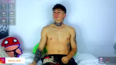 Snapshot of estebanchar_ chatting on January 28, 11:17 am Esteban independent model online show from January 28, 11:17 am
