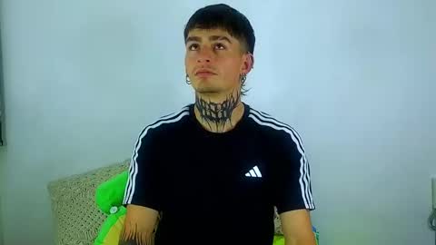 Snapshot of estebanchar_ chatting on March 4, 11:43 pm Esteban independent model online show from March 4, 11:43 pm