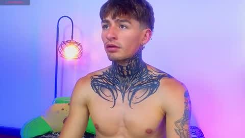 Esteban independent model online show from October 15, 7:10 pm