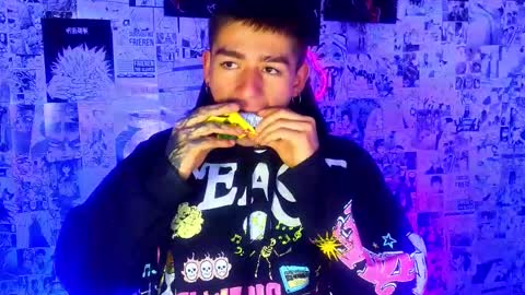 Esteban independent model online show from March 12, 12:57 pm