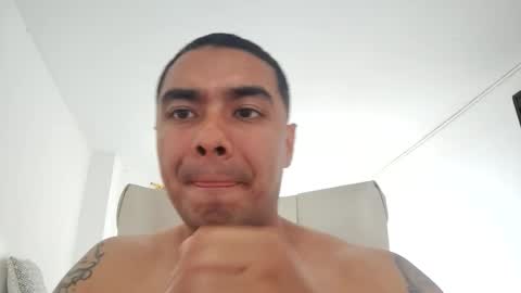 estebanmed92 online show from April 6, 6:20 pm