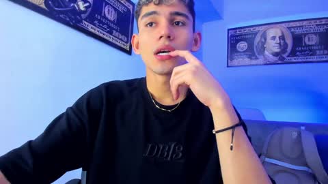 Snapshot of estebanperez_ chatting on December 18, 12:07 pm Esteban online show from December 18, 12:07 pm
