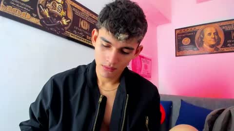 Snapshot of estebanperez_ chatting on December 28, 12:14 pm Esteban online show from December 28, 12:14 pm