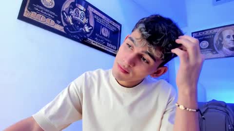 Snapshot of estebanperez_ chatting on December 2, 12:16 pm Esteban online show from December 2, 12:16 pm