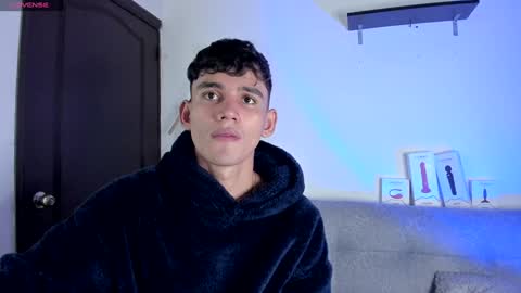 Snapshot of estebanperez_ chatting on February 5, 10:22 pm Esteban online show from February 5, 10:22 pm