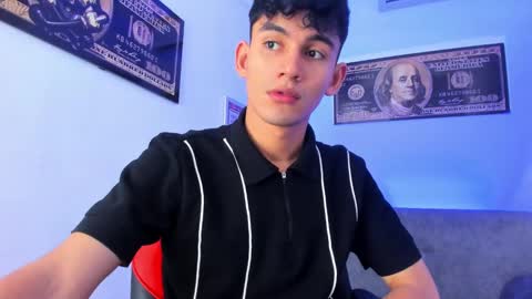 Snapshot of estebanperez_ chatting on January 13, 12:02 pm Esteban online show from January 13, 12:02 pm