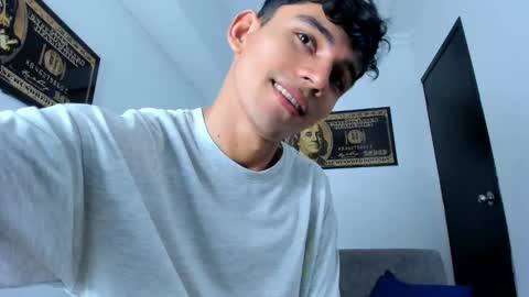 Snapshot of estebanperez_ chatting on January 15, 12:04 pm Esteban online show from January 15, 12:04 pm
