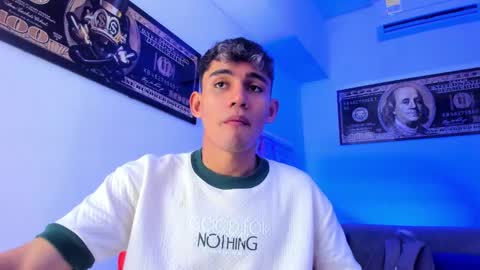 Snapshot of estebanperez_ chatting on December 12, 12:33 pm Esteban online show from December 12, 12:33 pm