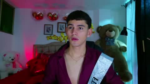 Esteban online show from April 28, 11:37 am