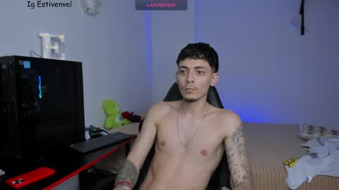 estivenvel online show from April 8, 4:49 pm