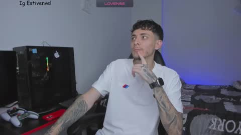 estivenvel online show from March 11, 11:56 pm