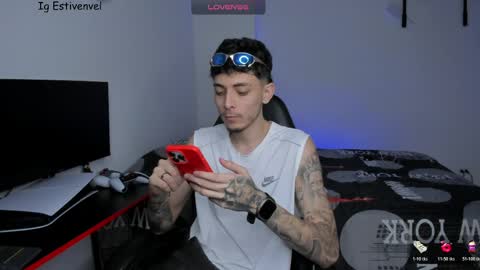 estivenvel online show from March 25, 5:06 pm