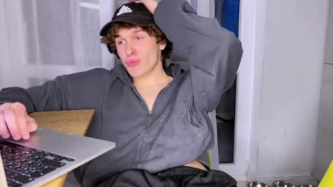 Alex online show from May 8, 6:19 pm