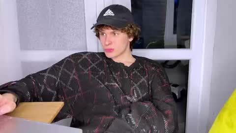 Alex online show from April 21, 6:25 pm