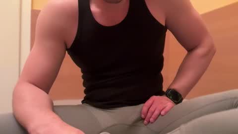 Snapshot of etat_on chatting on September 29, 10:27 pm Tom online show from September 29, 10:27 pm