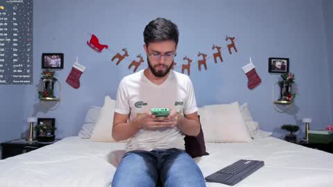 Snapshot of ethan_adam chatting on December 26, 11:46 pm ADAM TAYLOR ETHAN CAMBAL INDEPENDENT MODELS online show from December 26, 11:46 pm