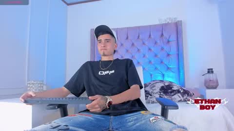 Ethan online show from November 29, 9:39 pm