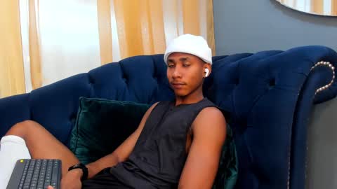 Snapshot of ethan_fox11 chatting on January 20, 2:25 pm King Ethan online show from January 20, 2:25 pm