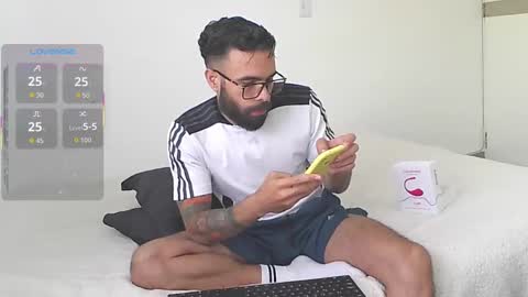 Snapshot of ethan_hunter87 chatting on October 7, 7:07 pm Ethan online show from October 7, 7:07 pm