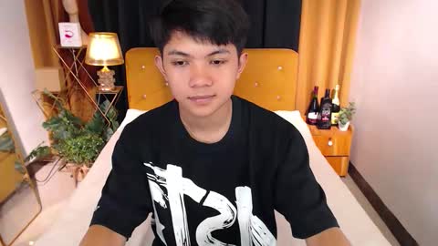 ethan_lauren online show from April 30, 6:09 am