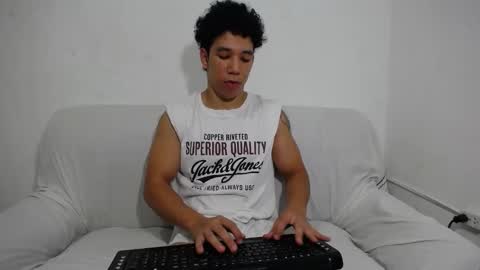 Snapshot of ethan_noir chatting on February 16, 8:44 pm Ethan Noir online show from February 16, 8:44 pm