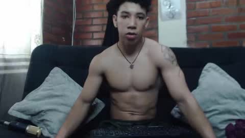 Snapshot of ethan_noir chatting on January 29, 9:50 pm Ethan Noir online show from January 29, 9:50 pm