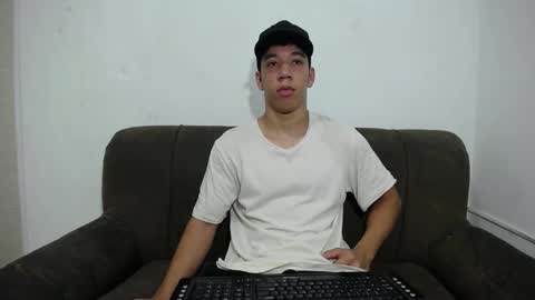 Snapshot of ethan_noir chatting on February 12, 6:19 pm Ethan Noir online show from February 12, 6:19 pm