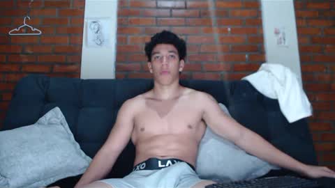 Snapshot of ethan_noir chatting on December 15, 5:23 am Ethan Noir online show from December 15, 5:23 am