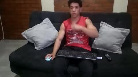 Snapshot of ethan_noir chatting on December 22, 3:22 am Ethan Noir online show from December 22, 3:22 am