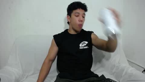 Snapshot of ethan_noir chatting on February 13, 8:24 pm Ethan Noir online show from February 13, 8:24 pm