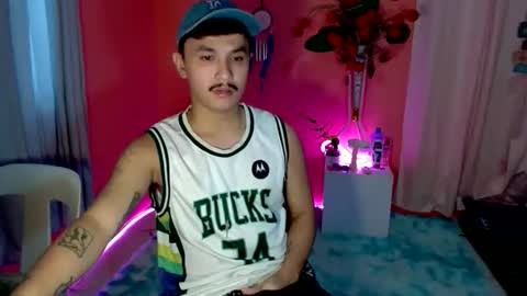 Snapshot of ethan_uwuxx chatting on October 8, 12:04 am DAVE online show from October 8, 12:04 am