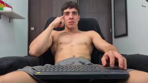 Snapshot of ethangreey1 chatting on September 25, 2:27 pm ethangreey1 online show from September 25, 2:27 pm