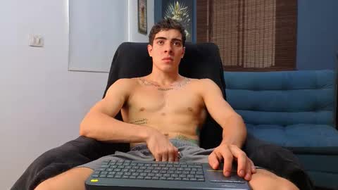 ethangreey1 online show from April 24, 5:04 pm