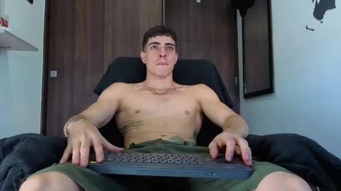Snapshot of ethangreey1 chatting on October 13, 9:43 pm ethangreey1 online show from October 13, 9:43 pm