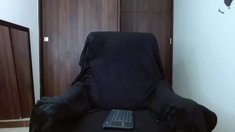 Snapshot of ethangreey1 chatting on December 22, 4:27 pm ethangreey1 online show from December 22, 4:27 pm