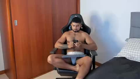 ETHAN JONEX online show from September 13, 2:40 pm