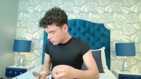 Snapshot of ethanleroyy chatting on October 8, 3:44 am Ethan Leroy online show from October 8, 3:44 am