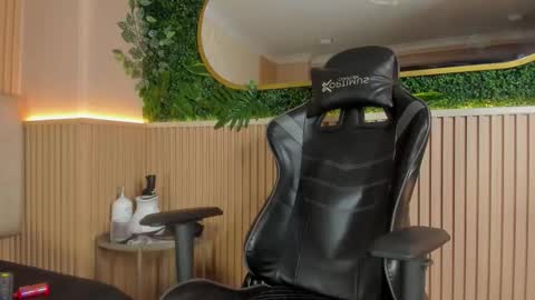 ethanlowell online show from February 5, 5:14 am