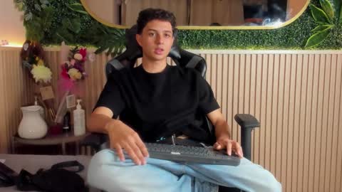 ethanlowell online show from February 20, 4:53 am