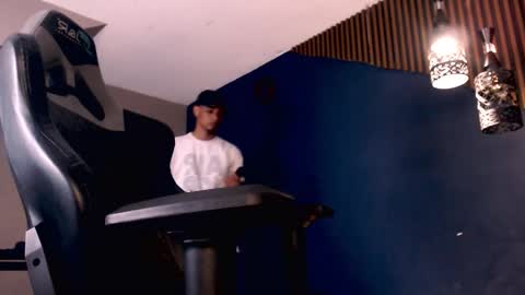 Snapshot of ethanwalkerr chatting on September 21, 8:42 pm EthanWalkerr online show from September 21, 8:42 pm
